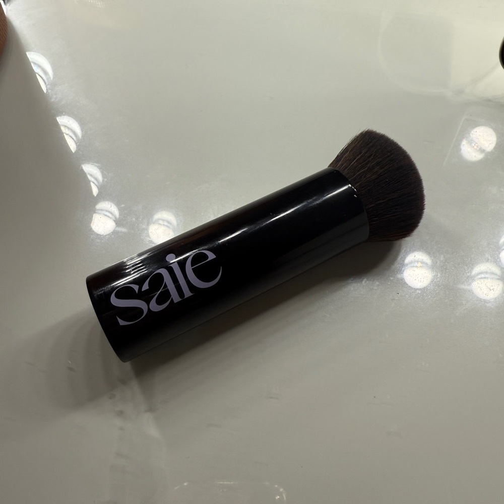 Saie Black Makeup Brush